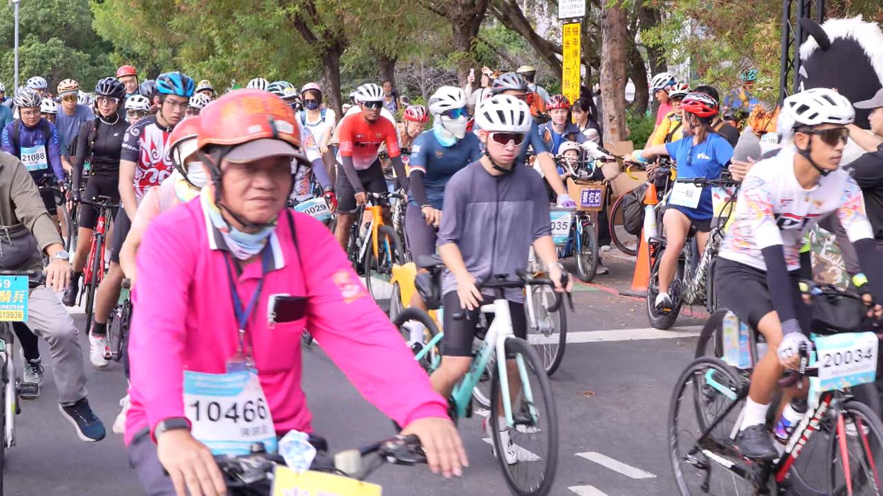 鳴笛！台中自行車嘉年華登場　逾１７００名車友齊聚親子同樂