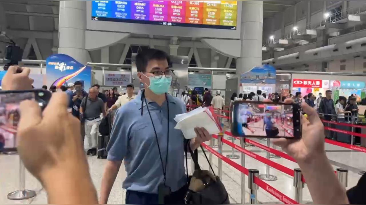 快新聞／趙建銘清晨現身小港機場「身旁無女伴」！面對追問全程噤聲