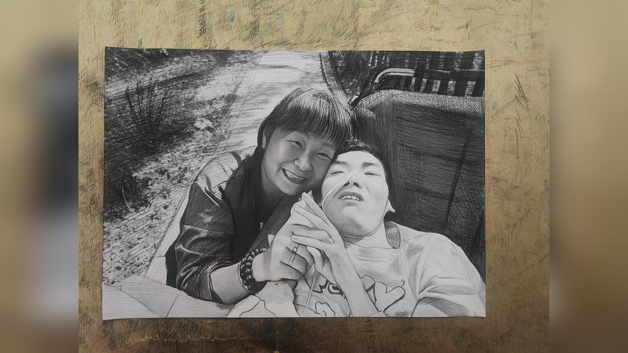 「超跑媽媽」相伴25年緣盡!見小比「臨終微笑」淚崩:心痛得無法呼吸
