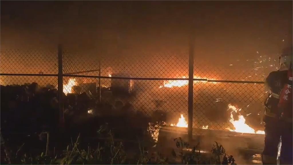 宜蘭羅東回收場火警狂燒90分鐘！路橋水泥被燒到剝落 鋼筋驚悚露出