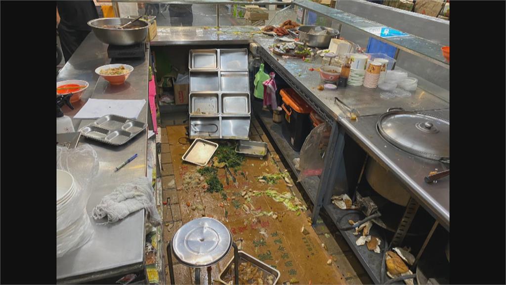嫌飯菜又貴又難吃砸店　蔬菜攤員工下場曝光