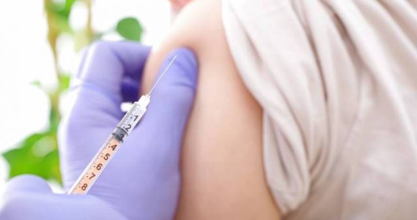 3歲外國童來台玩突高燒！父母急自費看診　兒科醫：出國前最好先打疫苗