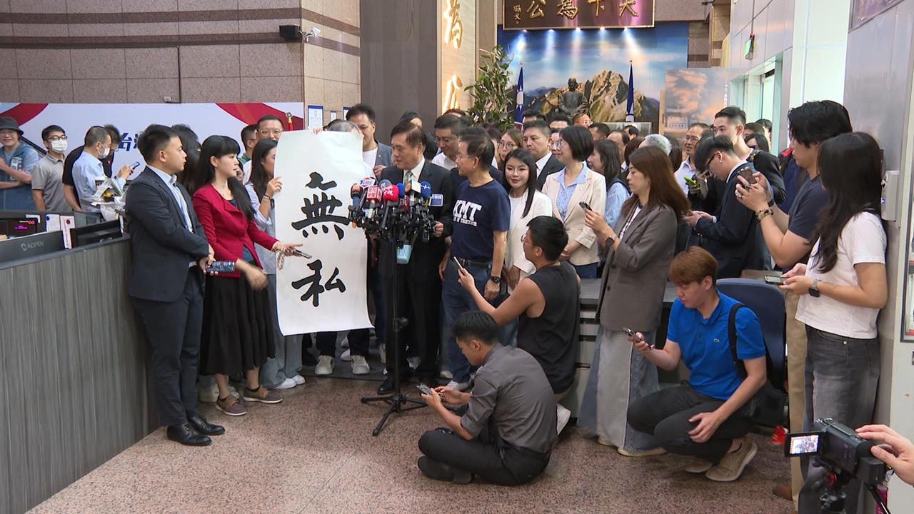 登記截止！六人參戰藍黨魁　張亞中開火嗆「郝趙集團」