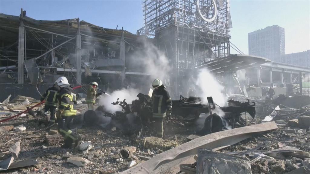 俄羅斯稱基輔購物中心為彈藥基地　空襲轟炸釀8死