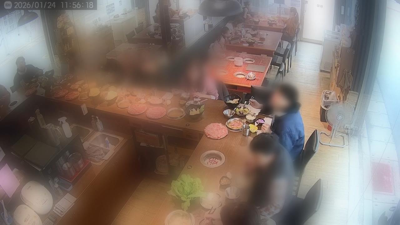 萬華火鍋店被吃「霸王餐」！　男辯買飲料留耳機落跑