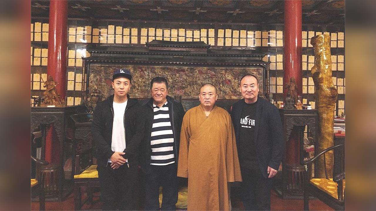 竹聯幫大老「鬼見愁」吳敦離世享壽77歲！轉戰影劇「大乾爹」曾捧紅林志穎、金城武