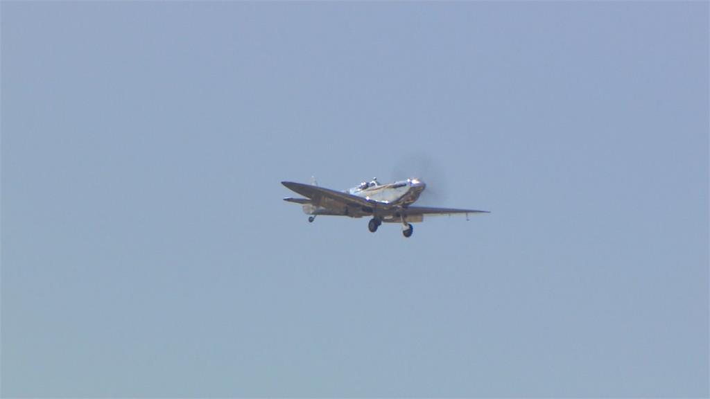 老當益壯！《敦克爾克大行動》戰機現身台灣 機齡80歲還能飛全球 