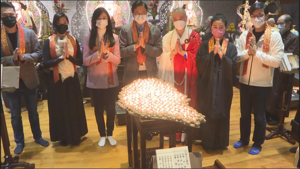 參加點燈祈福法會！張善政：桃園越來越好