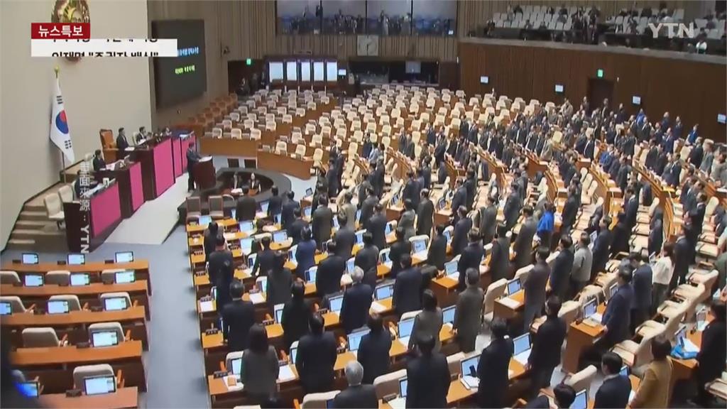 尹錫悅慘了！同黨7議員表態不挺　國會通過《內亂獨檢法》將開鍘