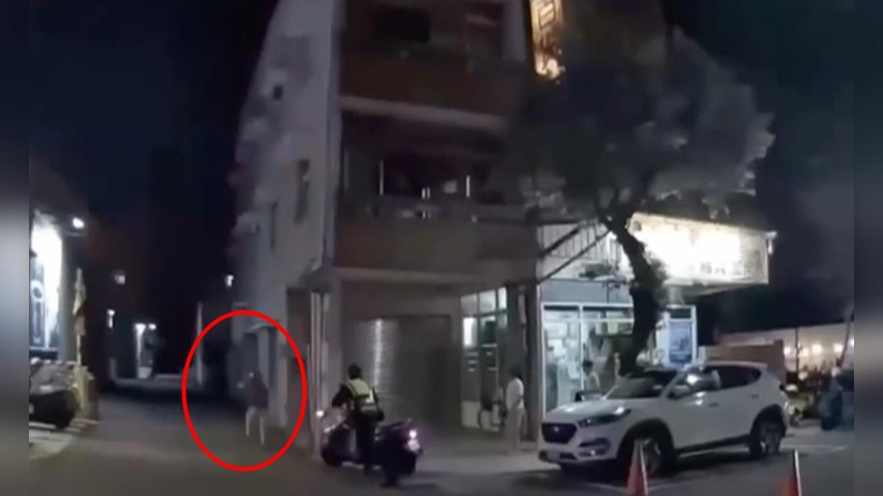 警民合作!熱心民眾載警抓人 警逮在台逾期近4年移工