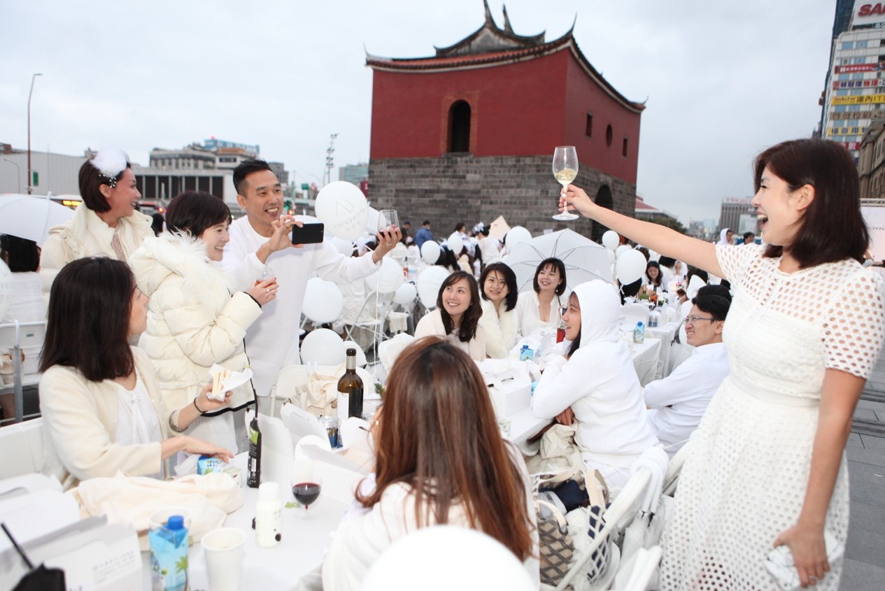 白色野餐掀起時尚圈年度盛典　一級古蹟首度共襄盛舉！