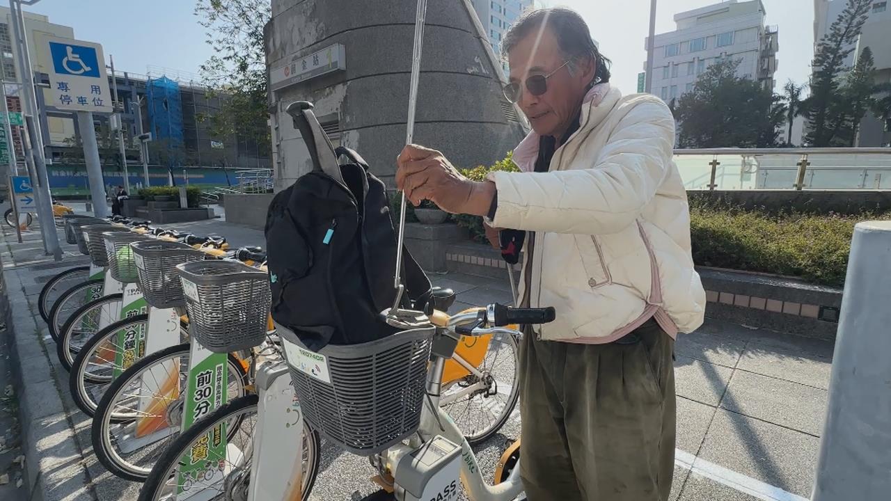 獨家／你累了嗎？球桿忘在置物籃遭竊 小偷吃飽也忘了拿