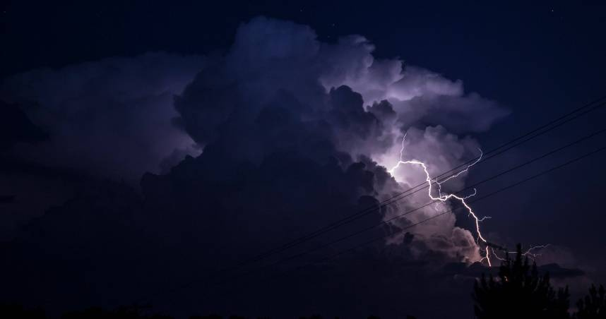 被雷劈2次大難不死！倒楣鬼竟覺醒「超能力」　能提前2天預知風暴