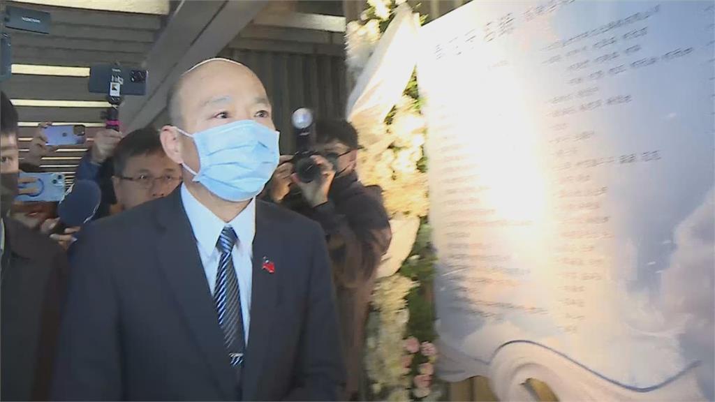 快新聞／與瓊瑤私交甚篤！韓國瑜偕妻女現身告別式　親送文壇巨擘最後一程