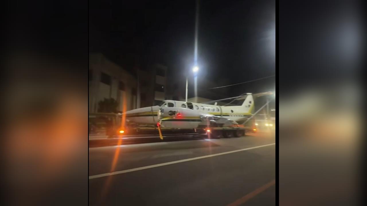 街道上有飛機？　虎尾科大航院教學設備搬遷　引網熱議