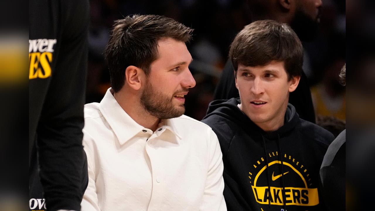 NBA(影)／湖人備戰季後賽傳出好消息！唐西奇和里夫斯都出現在練習場