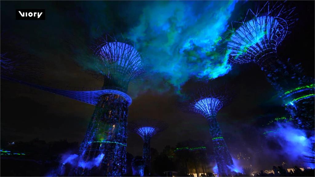 免花大錢飛極北國家　新加坡濱海灣花園現「超真實極光」