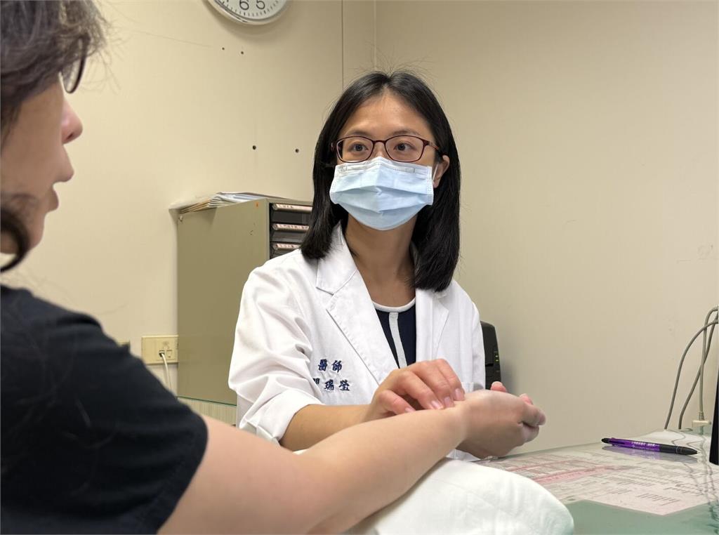 女「虛弱到扶牆」眩暈2年 自律神經失調無救?醫曝調整關鍵