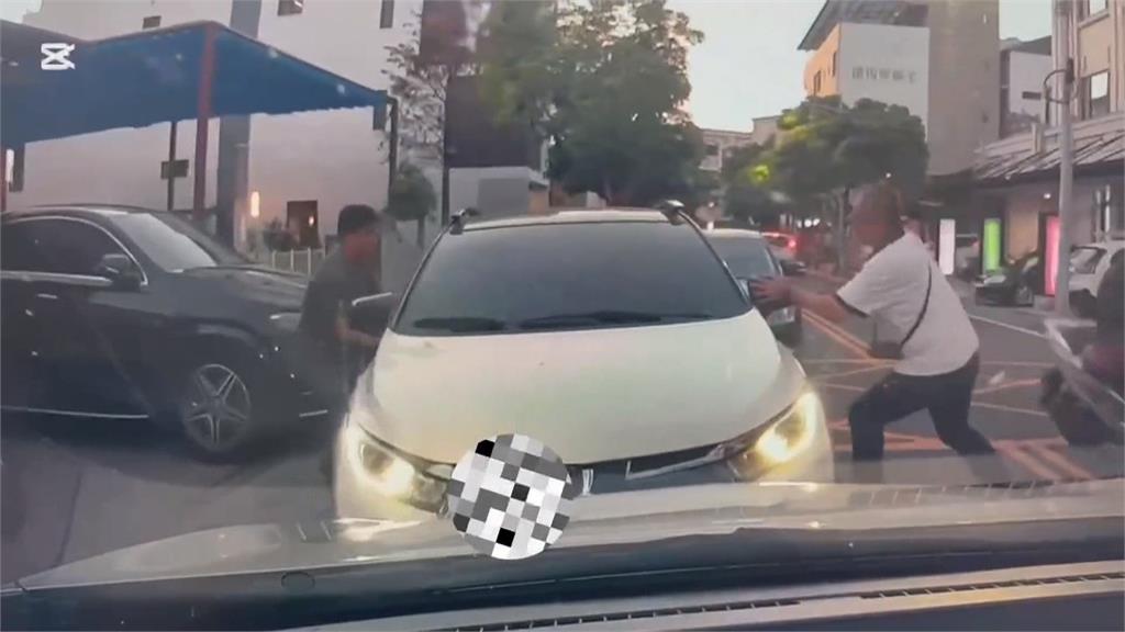 斗六市街頭警方當街破窗抓藥頭　民眾一度以為黑幫擄人