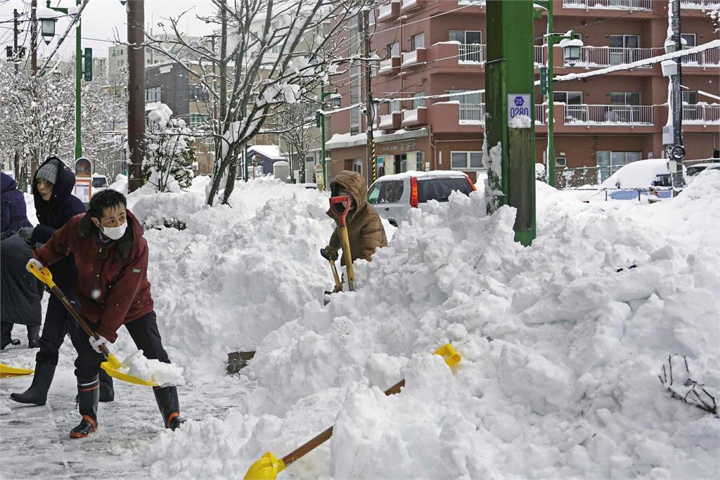 日本青森積雪破4.4公尺　福島雪崩3旅館現50人受困