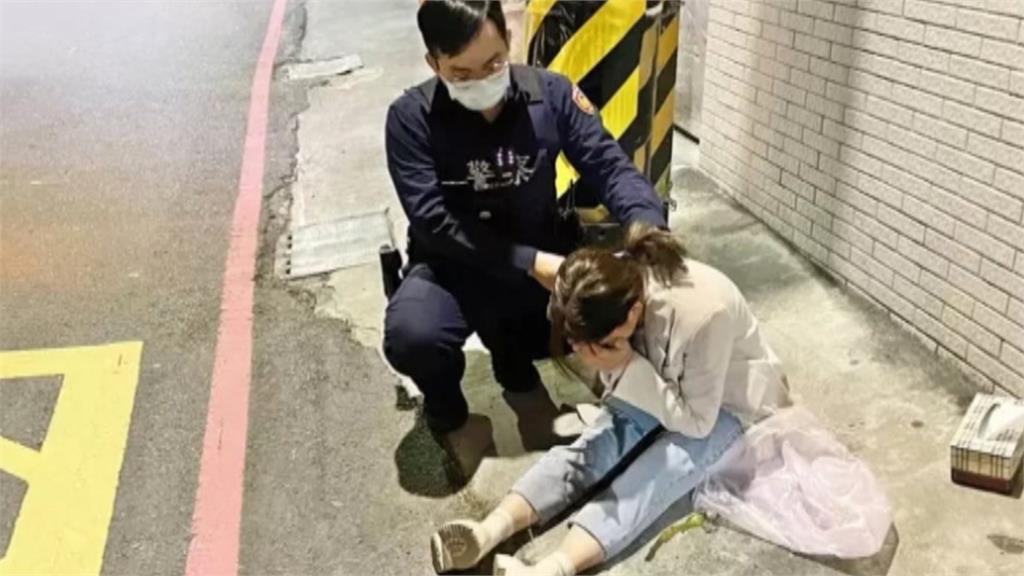 女子酒醉崩潰大哭又狂吐　警安撫「失戀也要美美」