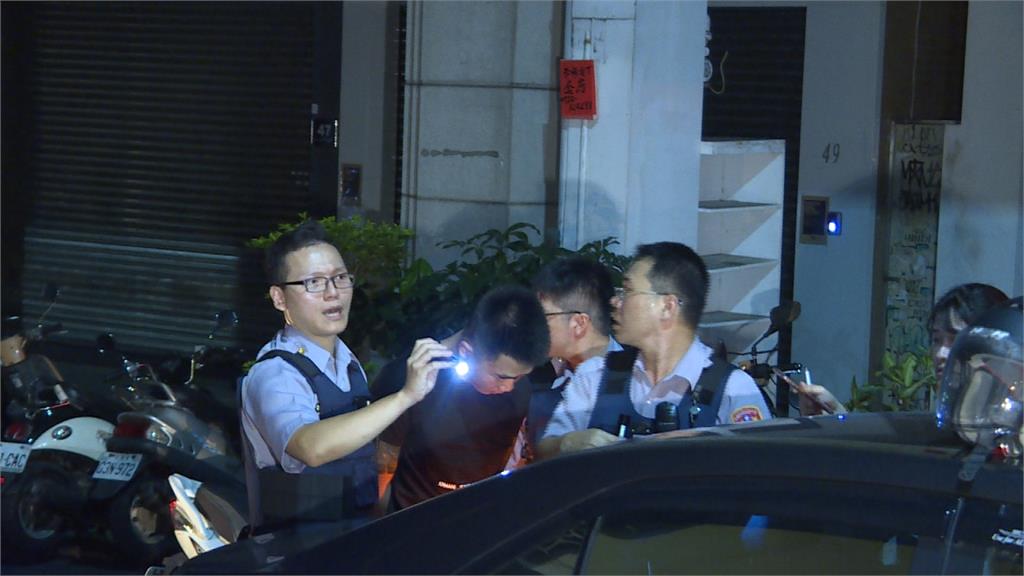 台中市毒犯拒盤查 警用機車遭撞拖行50公尺