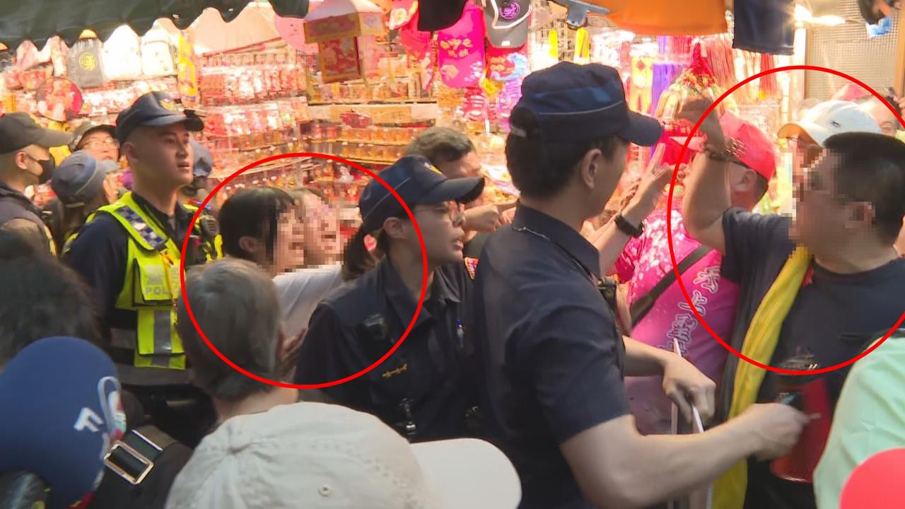 快新聞/白沙屯媽祖進香爆衝突!1男1女互飆粗口還推人 「香燈腳」全看傻