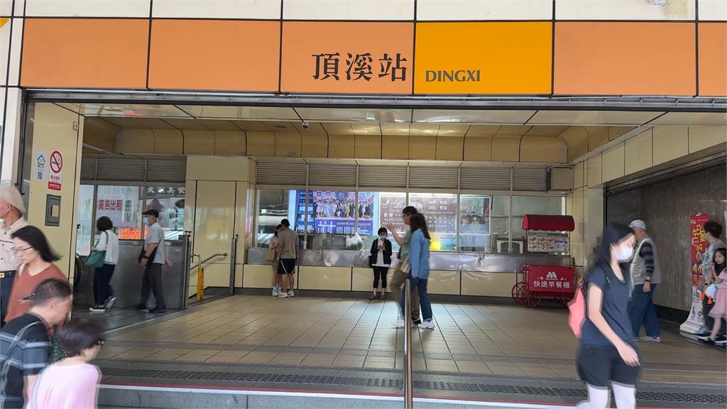 悚！北捷男子亮剪刀嚇壞路人　遭逮辯自保稱「有人要攻擊」