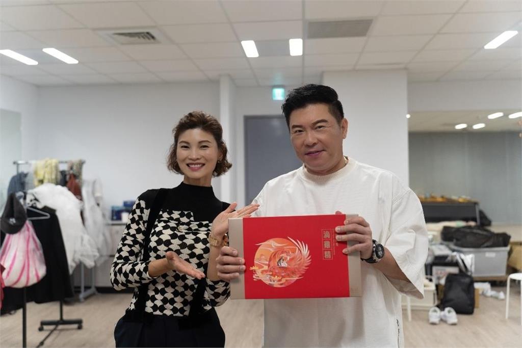 曾國城備戰舞台劇 芳茲 CEO 林明璇驚喜探班打氣