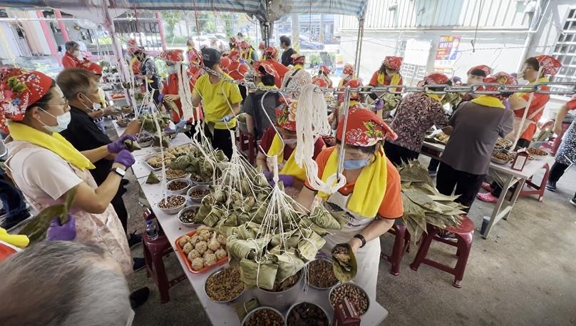 號召志工包肉粽做愛心　新竹土地公廟今年挑戰7千顆