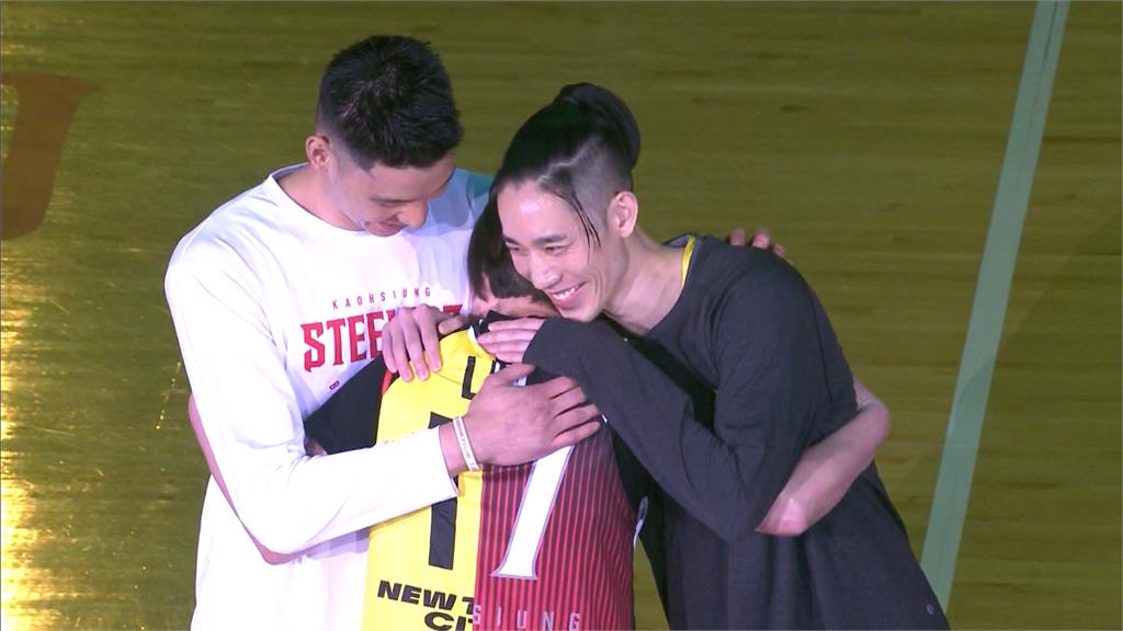 林書豪奪年度助攻王　不忘幫弟弟林書緯拉票MVP