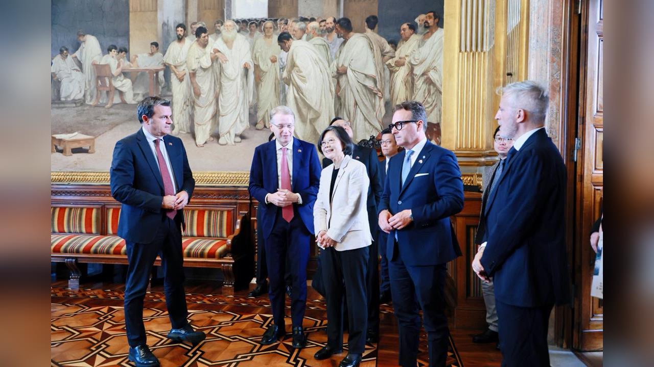 快新聞／參議院副議長親接待！蔡英文走進義大利國會：透過交流進一步深化合作