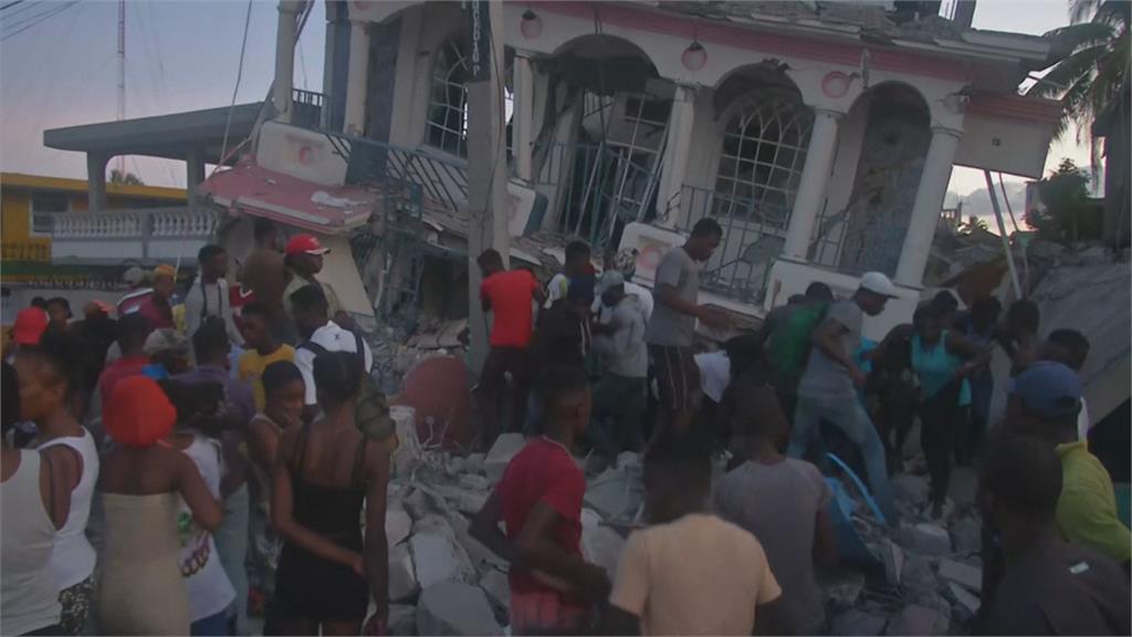 全國緊急狀態！海地強震304死　我外交部：台人平安
