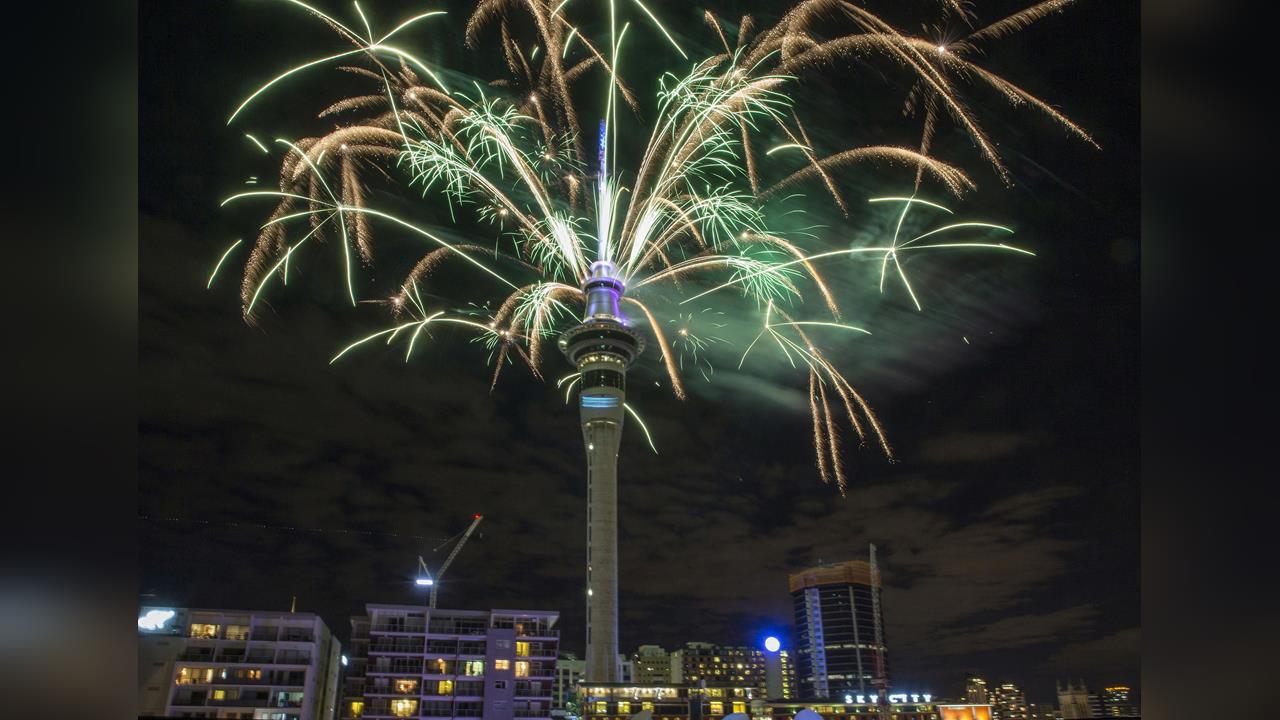 快新聞／2026來了！紐西蘭率先慶新年　奧克蘭5分鐘煙火秀登場