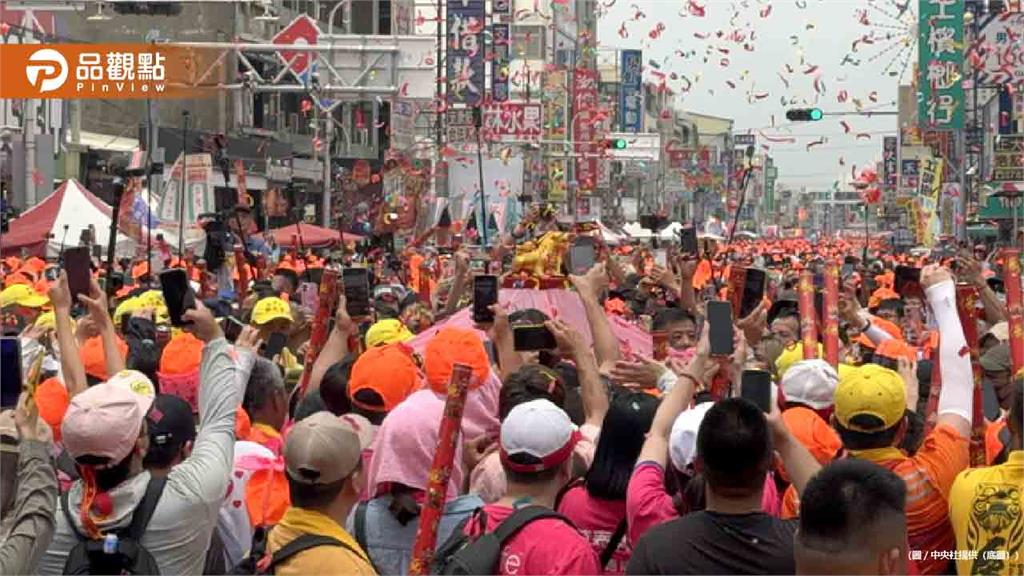 真的愛台灣!白沙屯媽祖足跡「畫出一個大愛心」