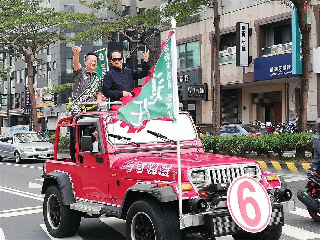 蔡旺詮自行車隊掃街拜票 水牛伯力挺盼鄉親牽成