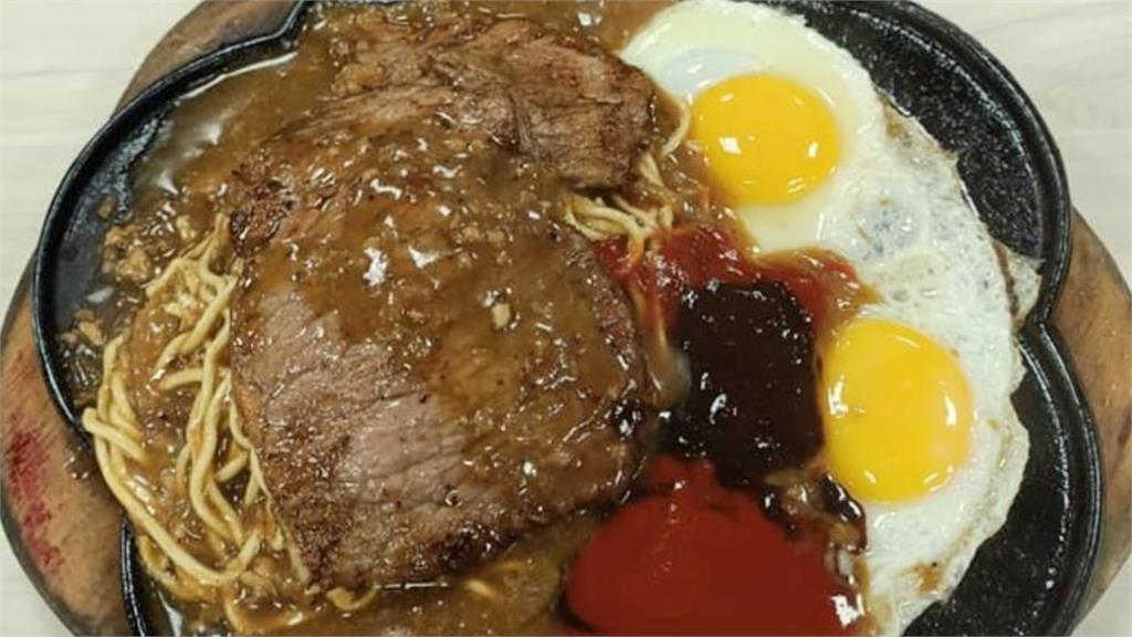 別搗蛋!她吃台式牛排「蛋一翻全毀」網崩潰 老饕曝高級吃法:別急