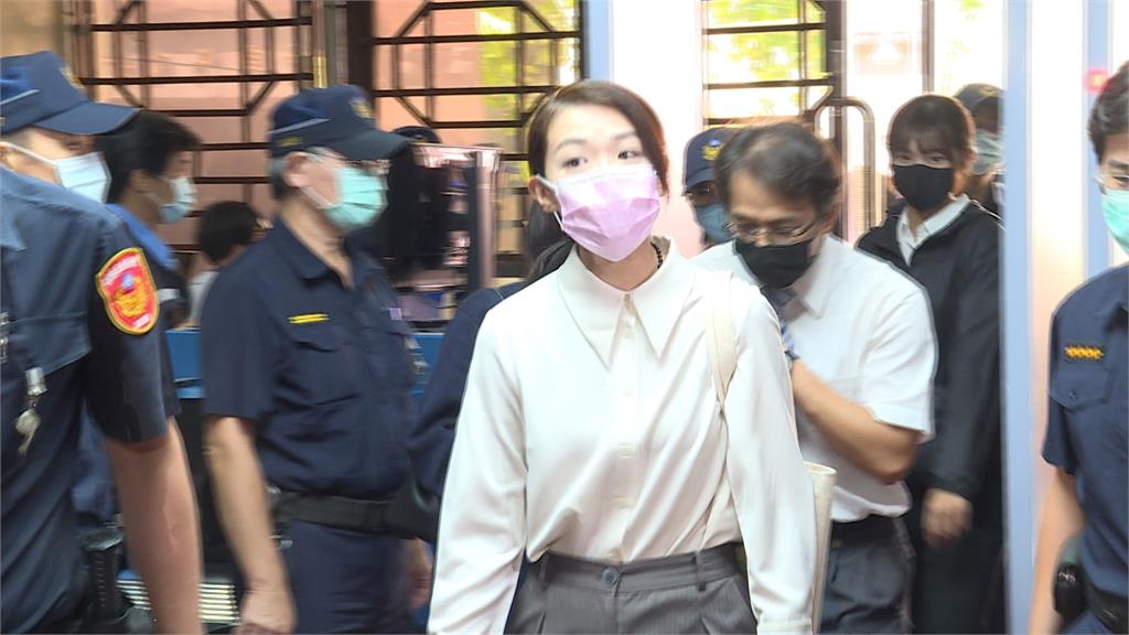 高虹安住15年社區與男友承租豪宅 都與昌益建設糾葛不清?