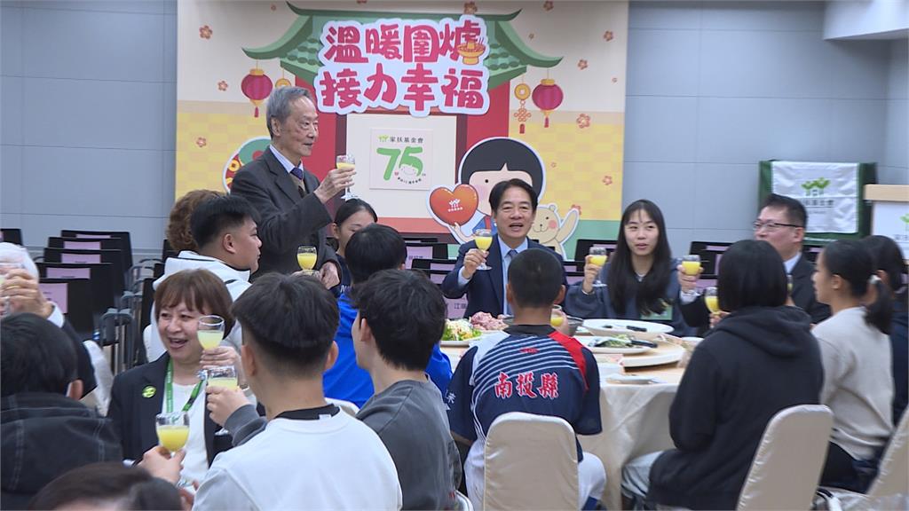 與家扶運動健兒溫暖圍爐　賴總統特別叮嚀這件事