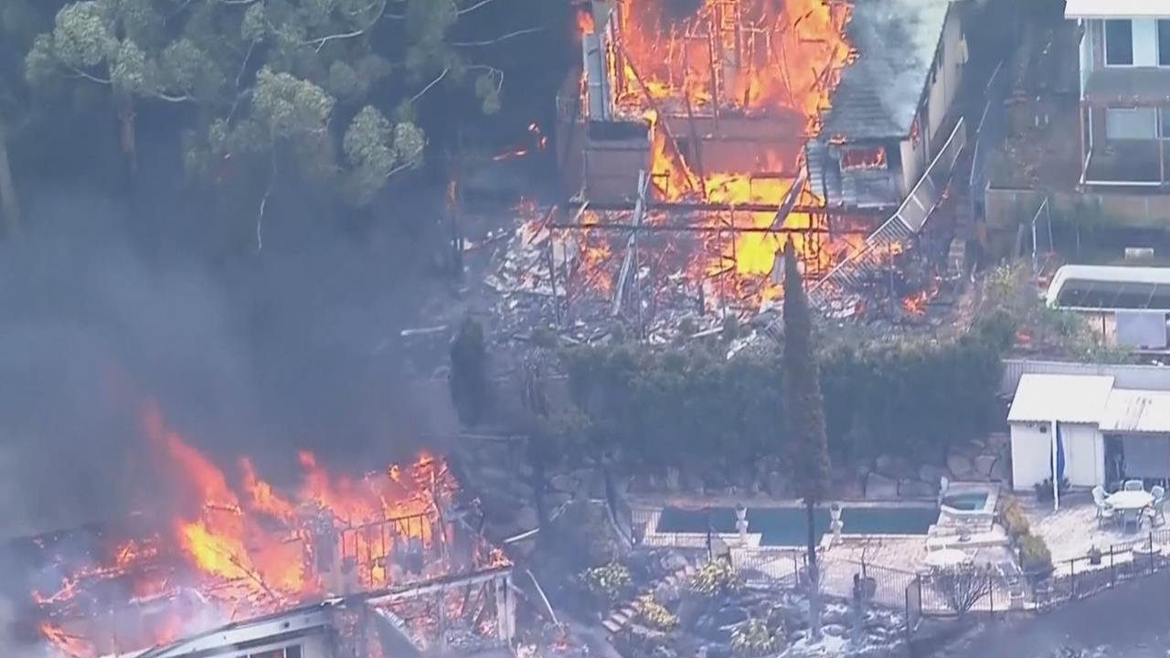 野火肆虐!澳洲新南威爾斯燒不停 吞噬面積「近132座大安森林公園」