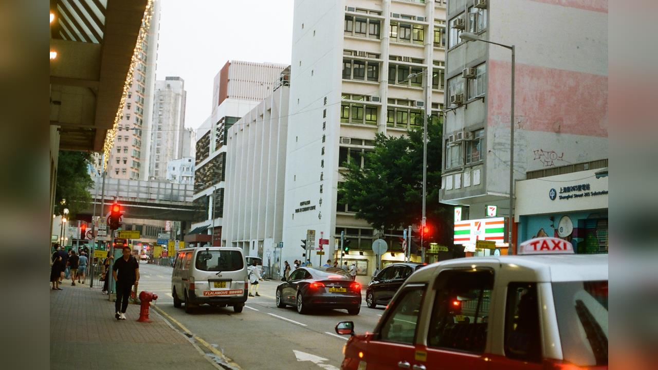快新聞／香港今起接受「粵車南下」！左右駕不同　專家：港人自求多福