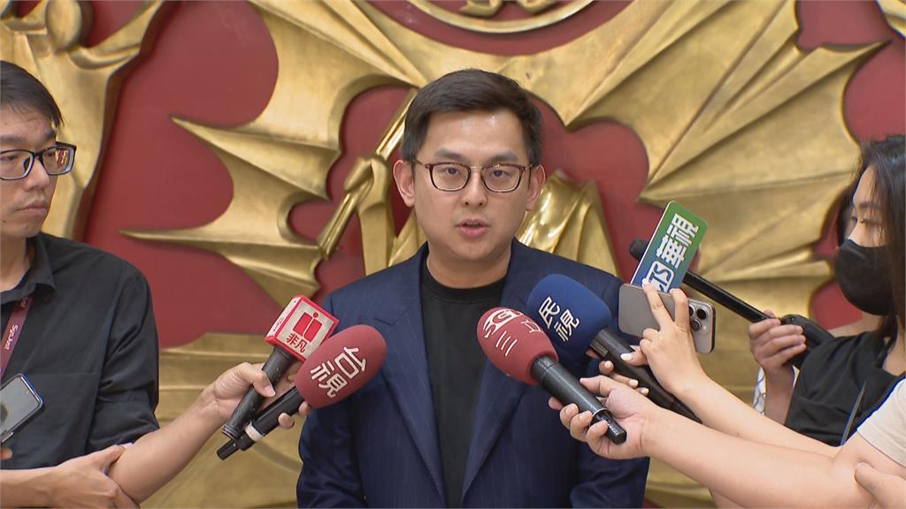 快新聞／為新北普發4.6萬互槓？被黃國昌批是小丑　卓冠廷出面回擊了