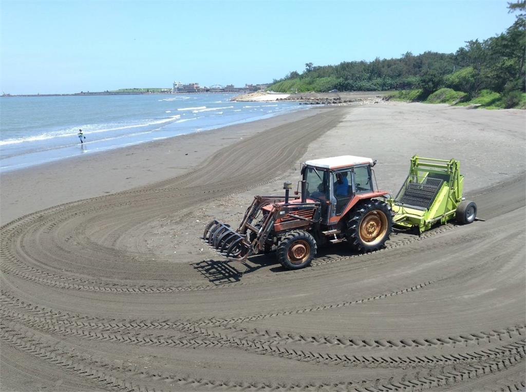 桃園環保局科技與系統化守護海岸 「這1台」讓沙灘變乾淨了
