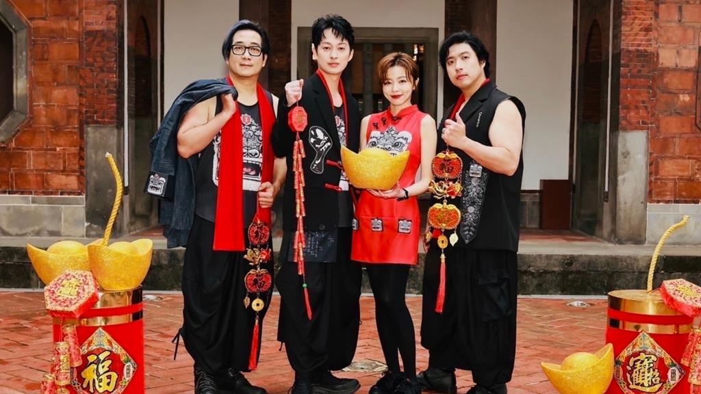 王瞳「披方口獅戰袍」震撼變身！合體于浩威許願開演唱會