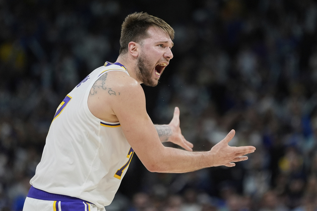 NBA( 影)／最後2分鐘報告出爐　裁判沒吹犯規間接導致湖人輸球?