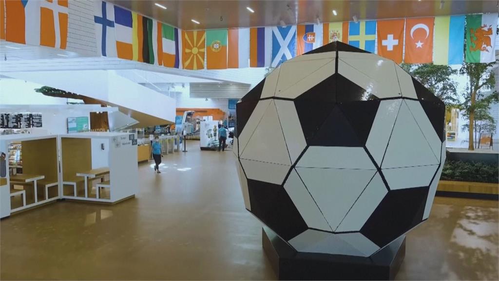 歐洲國家盃下週末丹麥開踢　樂高打造最大「積木足球」造勢