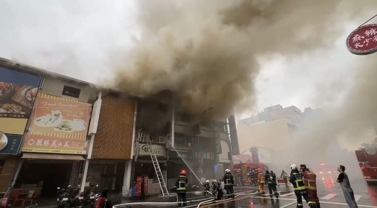 快新聞／台中小吃店火災延燒4戶！　釀1死1傷慘劇
