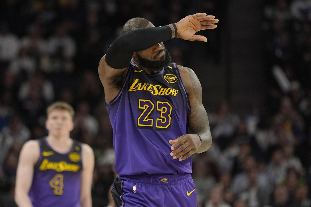 NBA(影)／老詹你累了嗎？3分球手感超冷　湖人客場慘遭灰狼狂電29分