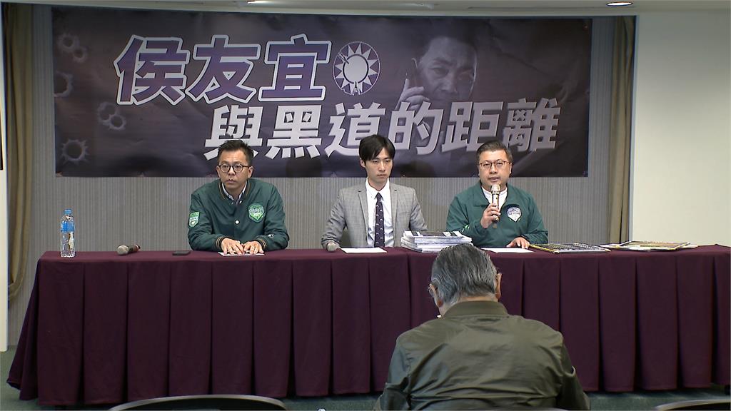 郭再添涉私刑遭收押　民進黨爆料：侯友宜曾搭肩說「兄弟拜託」