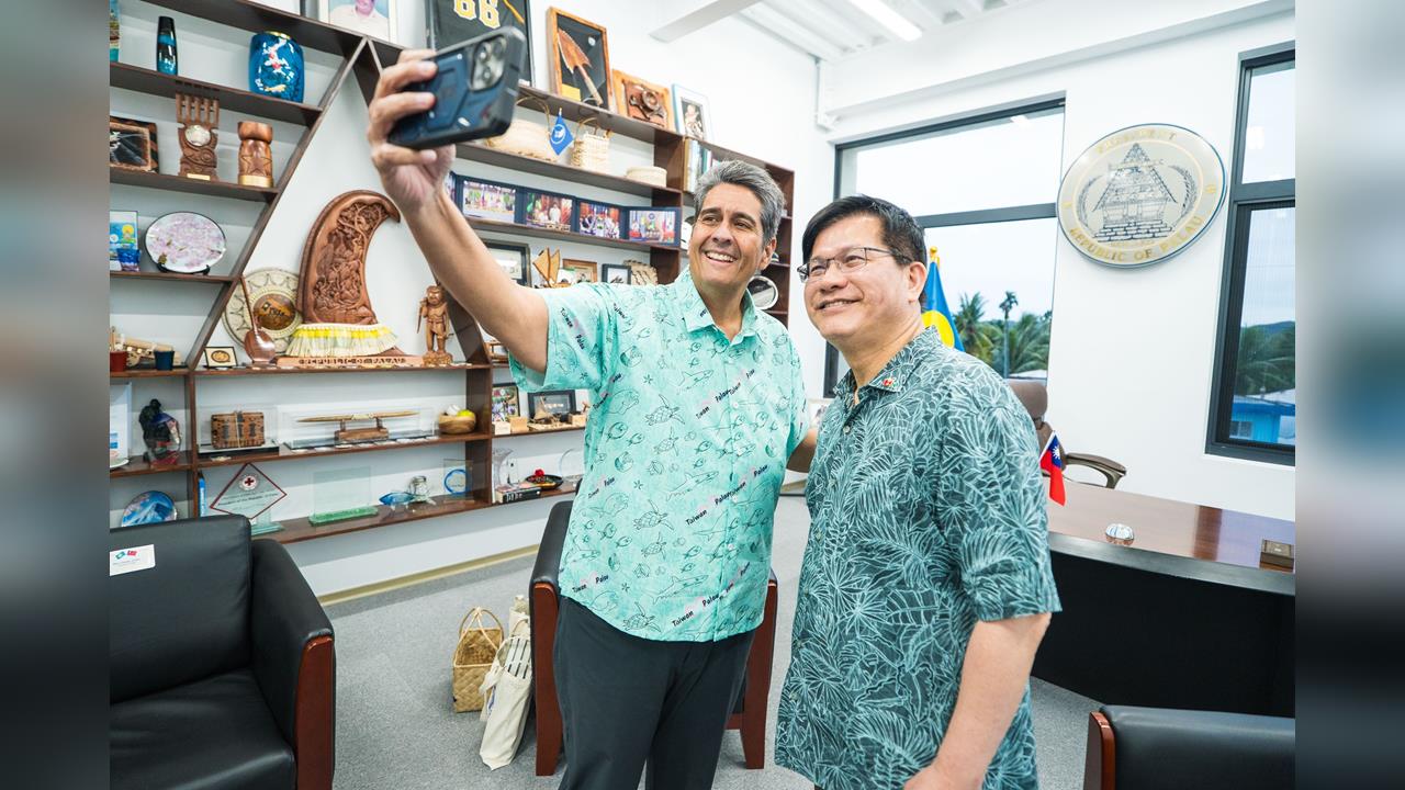 快新聞／林佳龍訪帛琉晉見惠恕仁總統　盼台帛共築永續繁榮藍圖